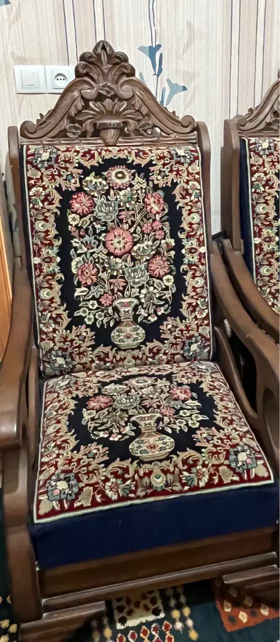 ۶ عدد مبل قالی|مبلمان خانگی و میز عسلی|سیرجان, |دیوار