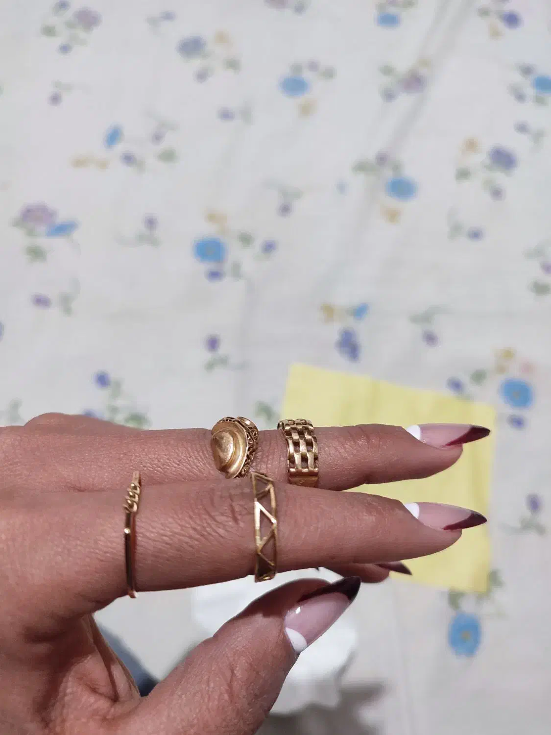 مقداری طلا، انگشتر و گوشواره|جواهرات|خرمآباد, |دیوار