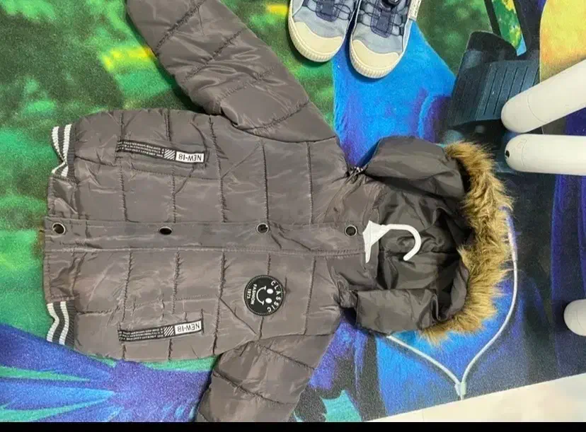 کاپشن بچگانه سایز سه وچهارسال|کفش و لباس بچه|کرج, گلشهر|دیوار