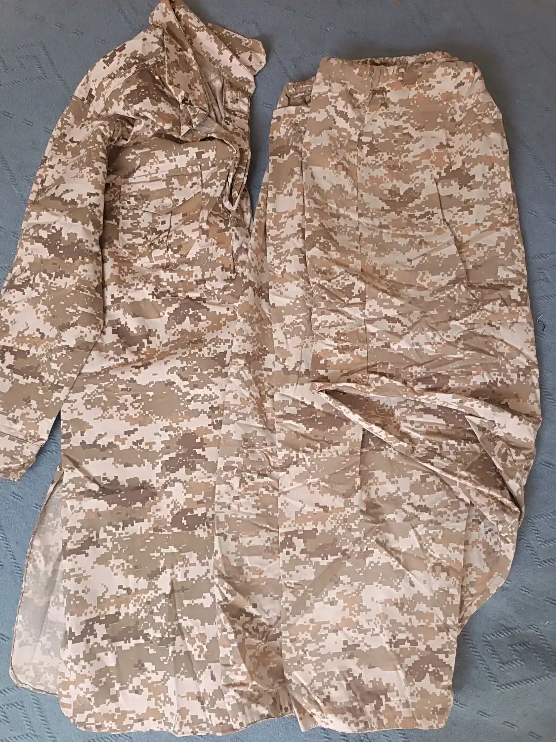 لباس بسیجی محلی|لباس|بم پشت, |دیوار