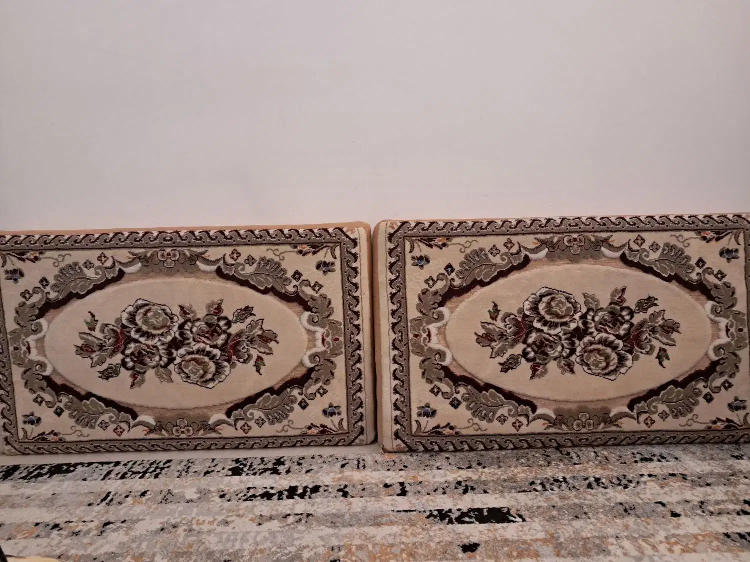 دو عدد پشتی تمیز|پشتی|بندرعباس, |دیوار