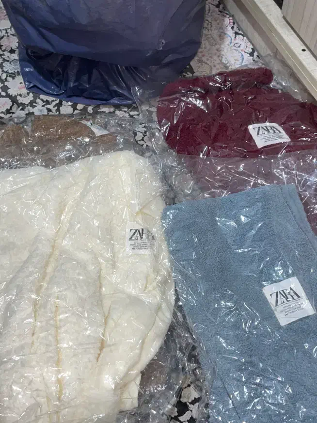 شال و روسری|لباس|اسلام‌شهر, باغ فیض|دیوار