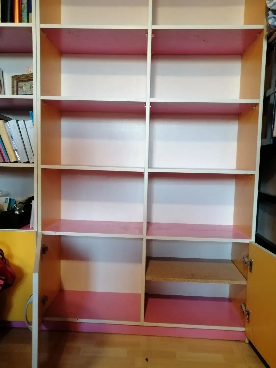 کتابخانه در حد نو|کتابخانه، شلف، قفسه‌های دیواری|دماوند, دماوند|دیوار