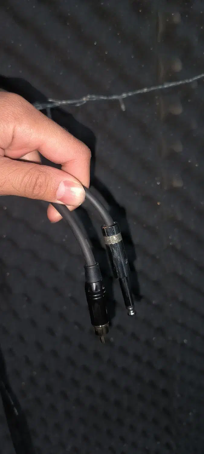 کابل اتصال به اسپیکر مانیتورینگ|آلات موسیقی|قرچک, شهرک طلائیه|دیوار