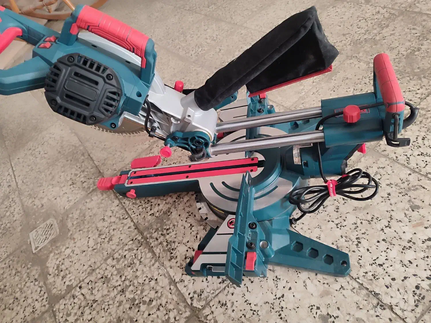 فارسی بر رونیکس نو|ابزارآلات|مشهد, شریف|دیوار