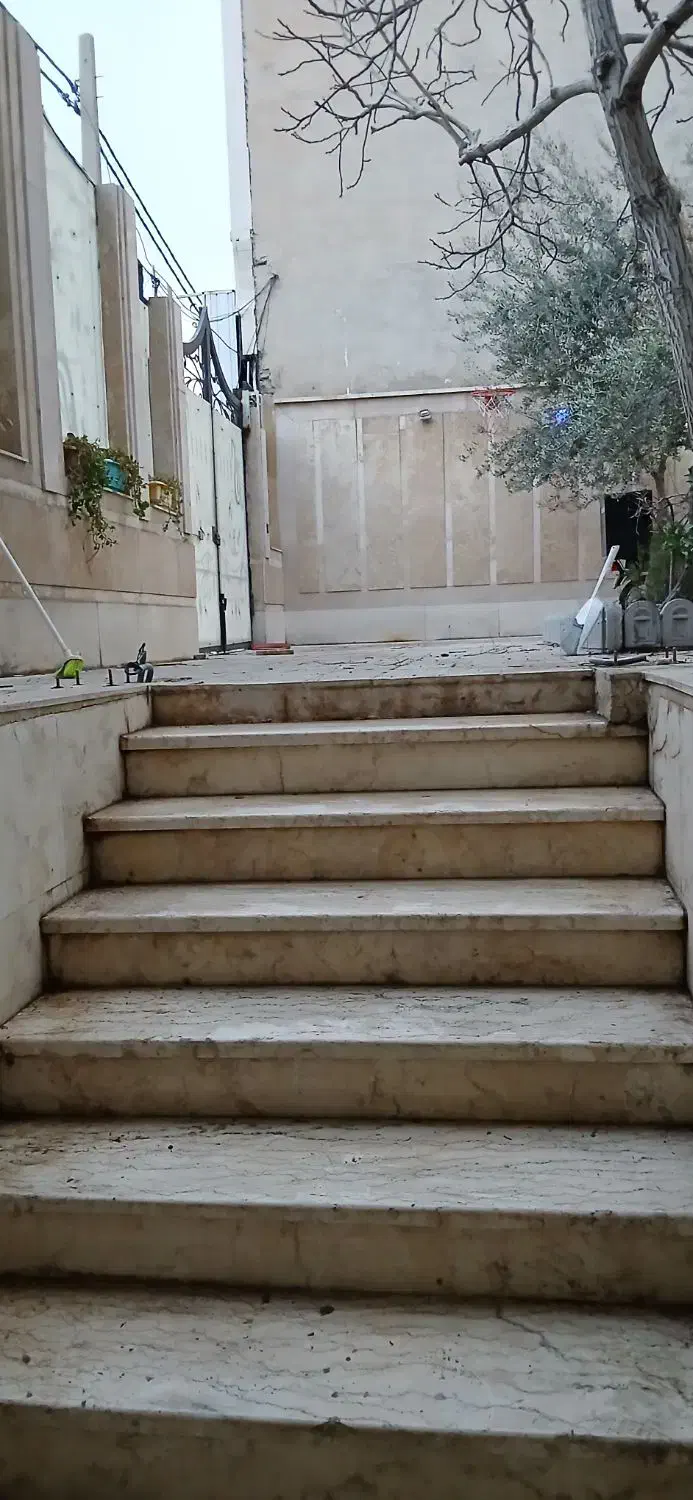 اجاره برای سکونت یا انبار