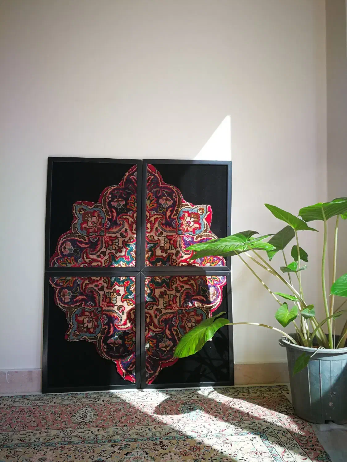 تابلو فرش دست بافت قدمت بالا|کلکسیون اشیاء عتیقه|تهران, اکباتان|دیوار