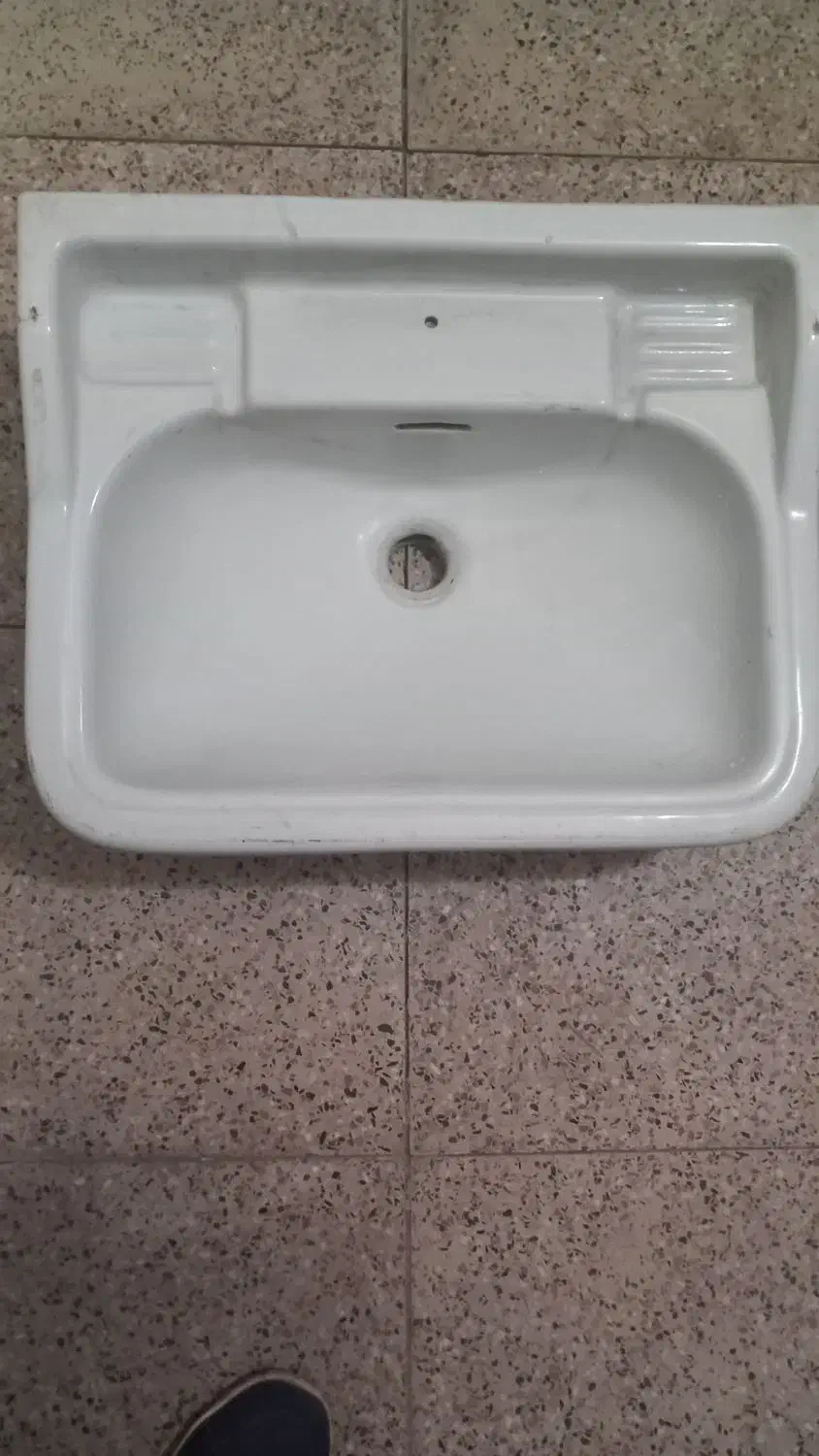 روشویی کاملا سالم|لوازم سرویس بهداشتی|قزوین, |دیوار