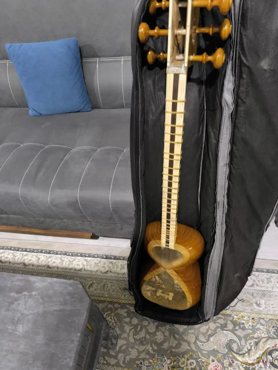 تار|سازهای سنتی|قدس, شهر‌قدس|دیوار