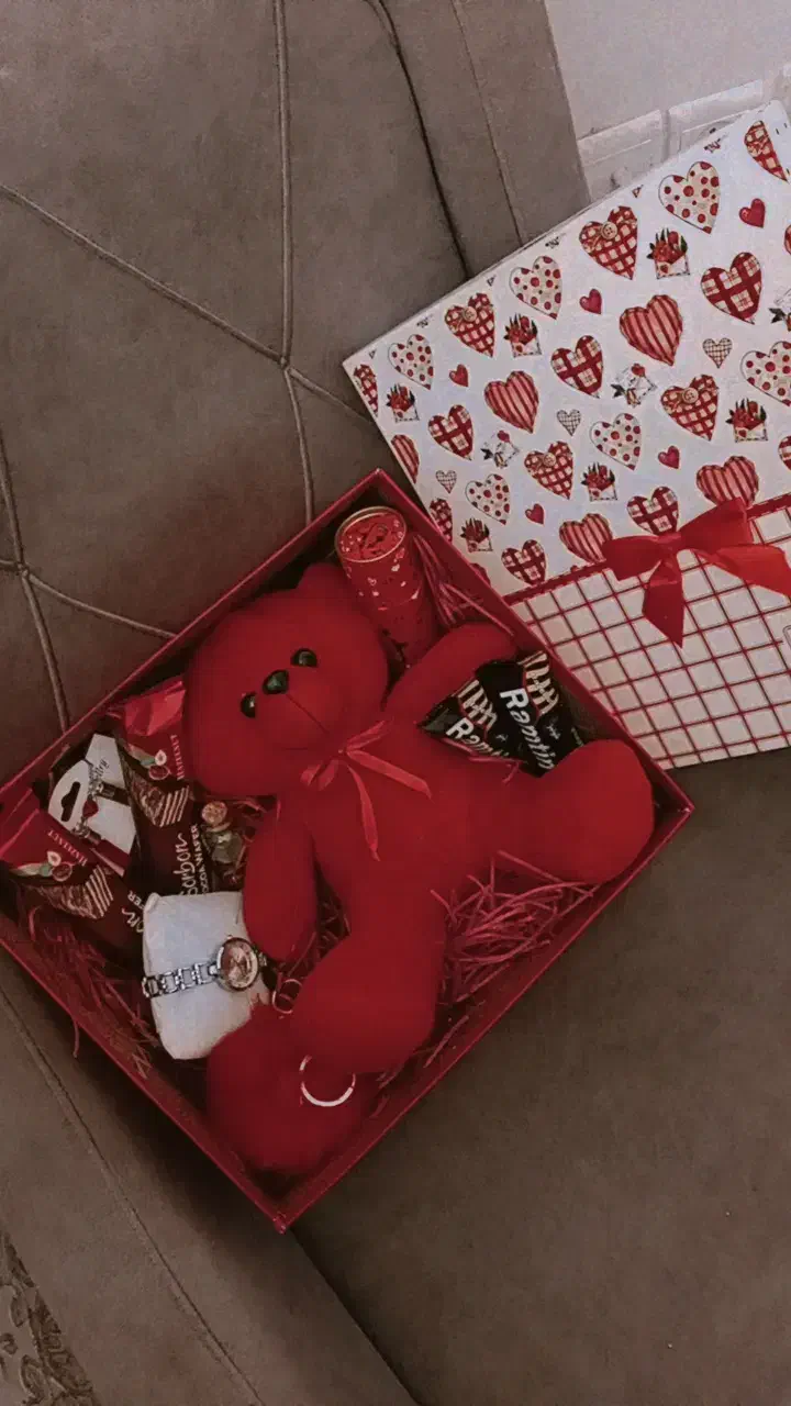 هدیه دلنشین|گل مصنوعی|تربت جام, معدآباد|دیوار