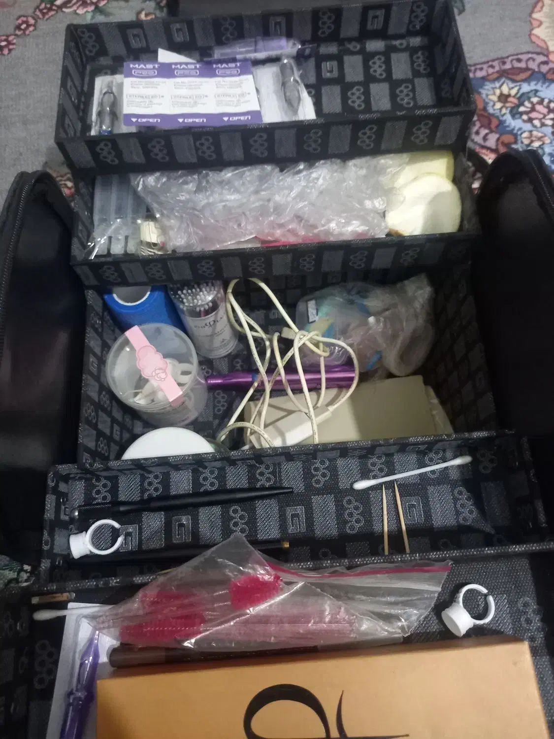 وسایل ارایش دائم صورت|آرایشگاه و سالنهای زیبایی|شوشتر, |دیوار