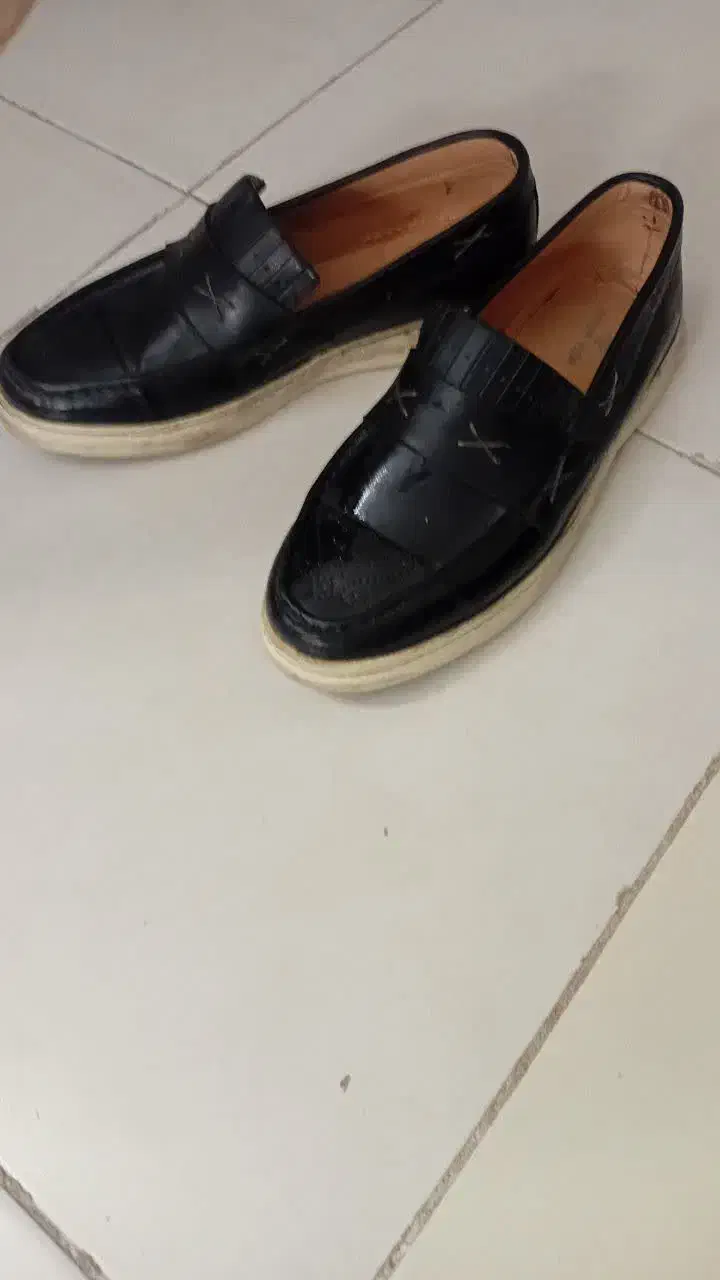 کفش کالج|کیف، کفش، کمربند|رودهن, |دیوار