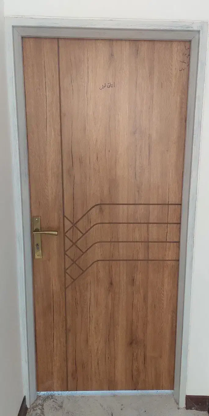 نصب انواع درب و چهار چوب چوبی|خدمات پیشه و مهارت|یزد, |دیوار