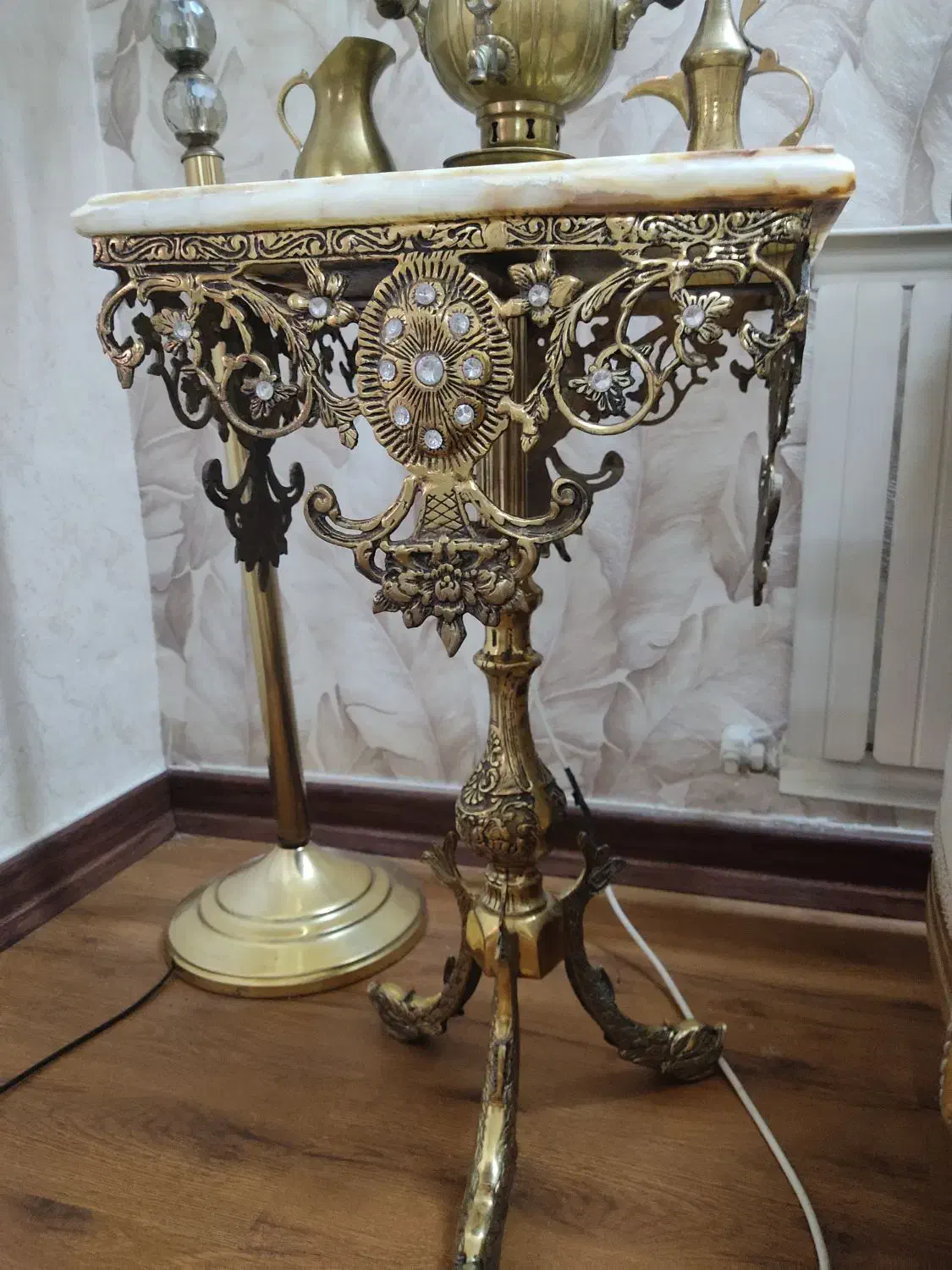 میز برنز اصل|میز تلفن|کرج, شهرک صدف|دیوار