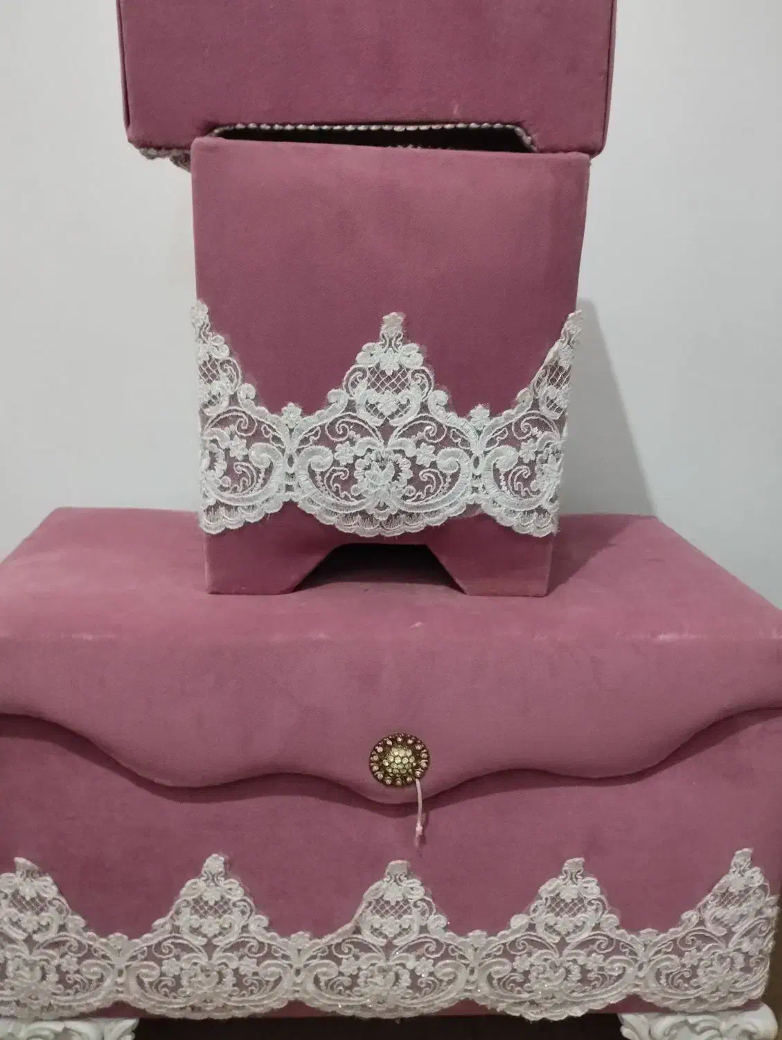 مخمل|صندلی و نیمکت|تربتحیدریه, آغوی|دیوار