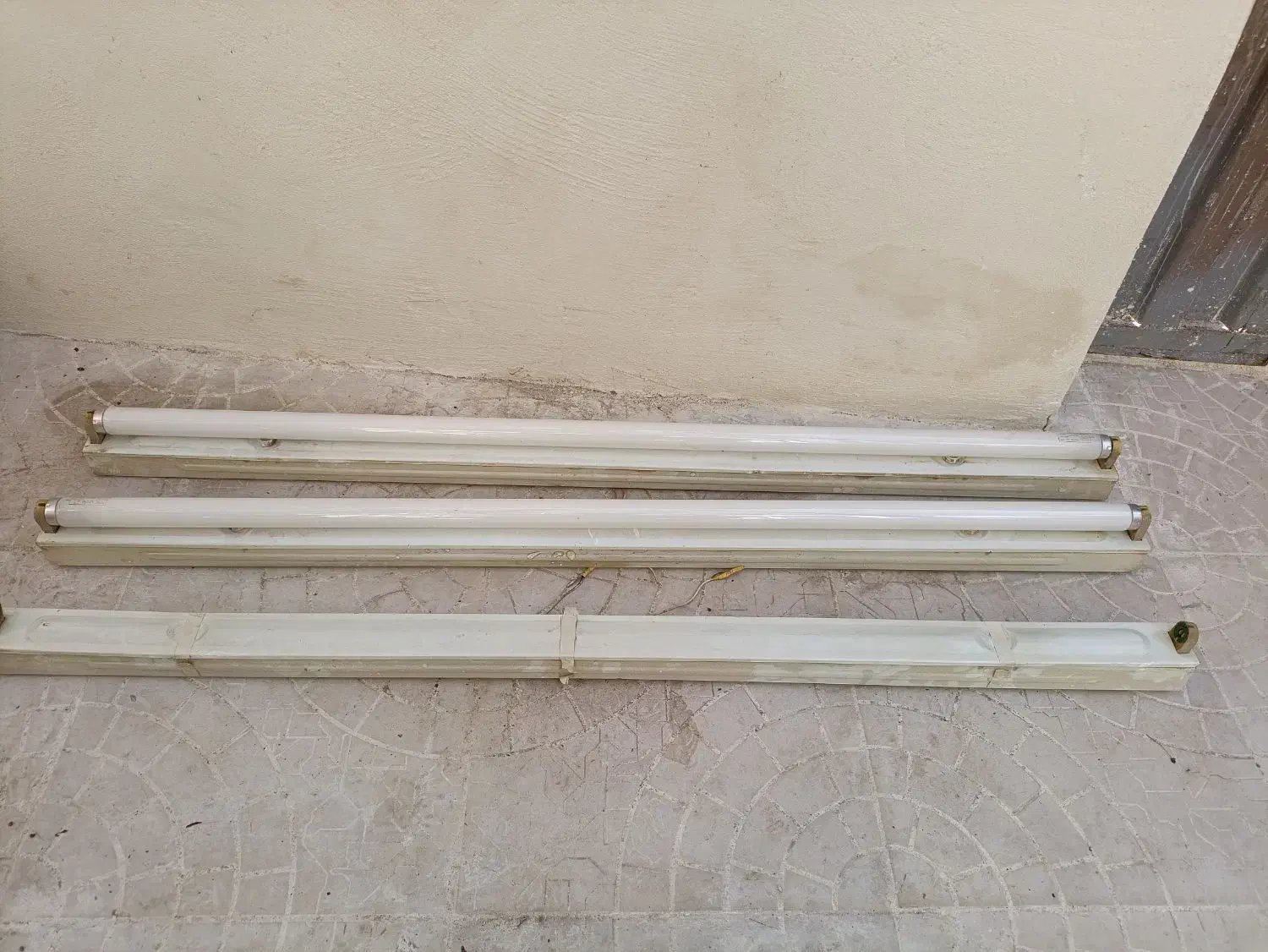 چراغ مهتابی قدیمی|لامپ و چراغ|اردبیل, |دیوار