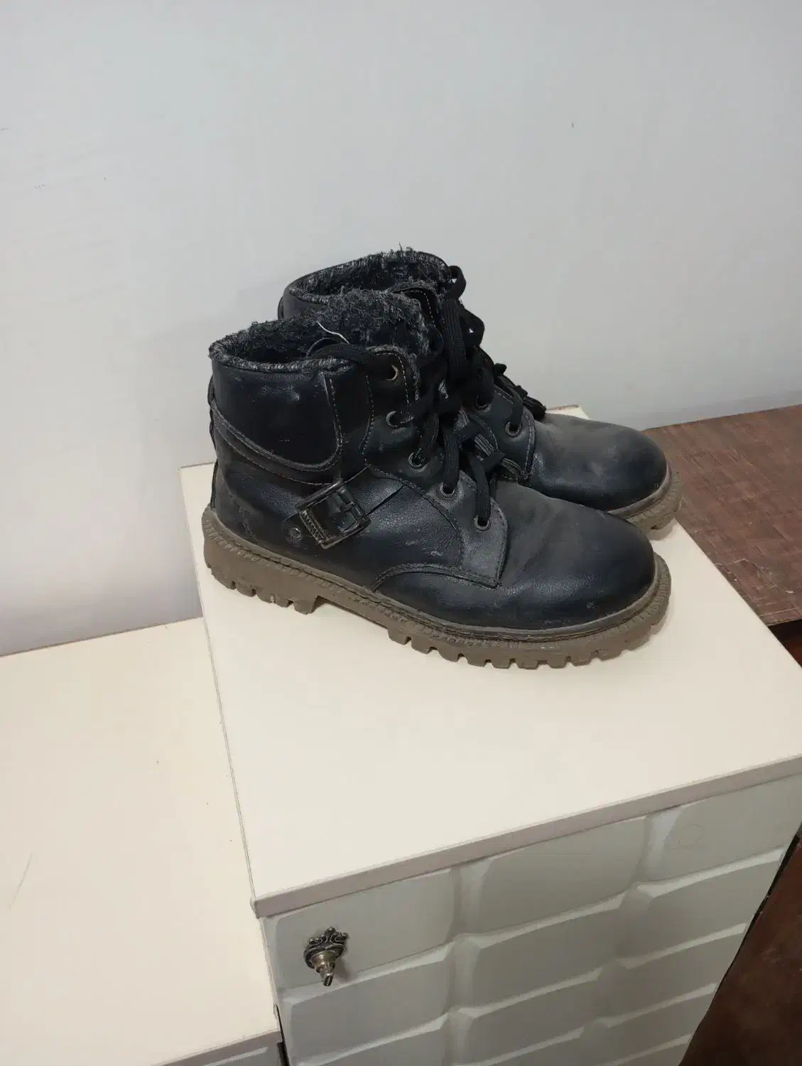 نیم پوت اسپرت|کیف، کفش، کمربند|قروه, |دیوار