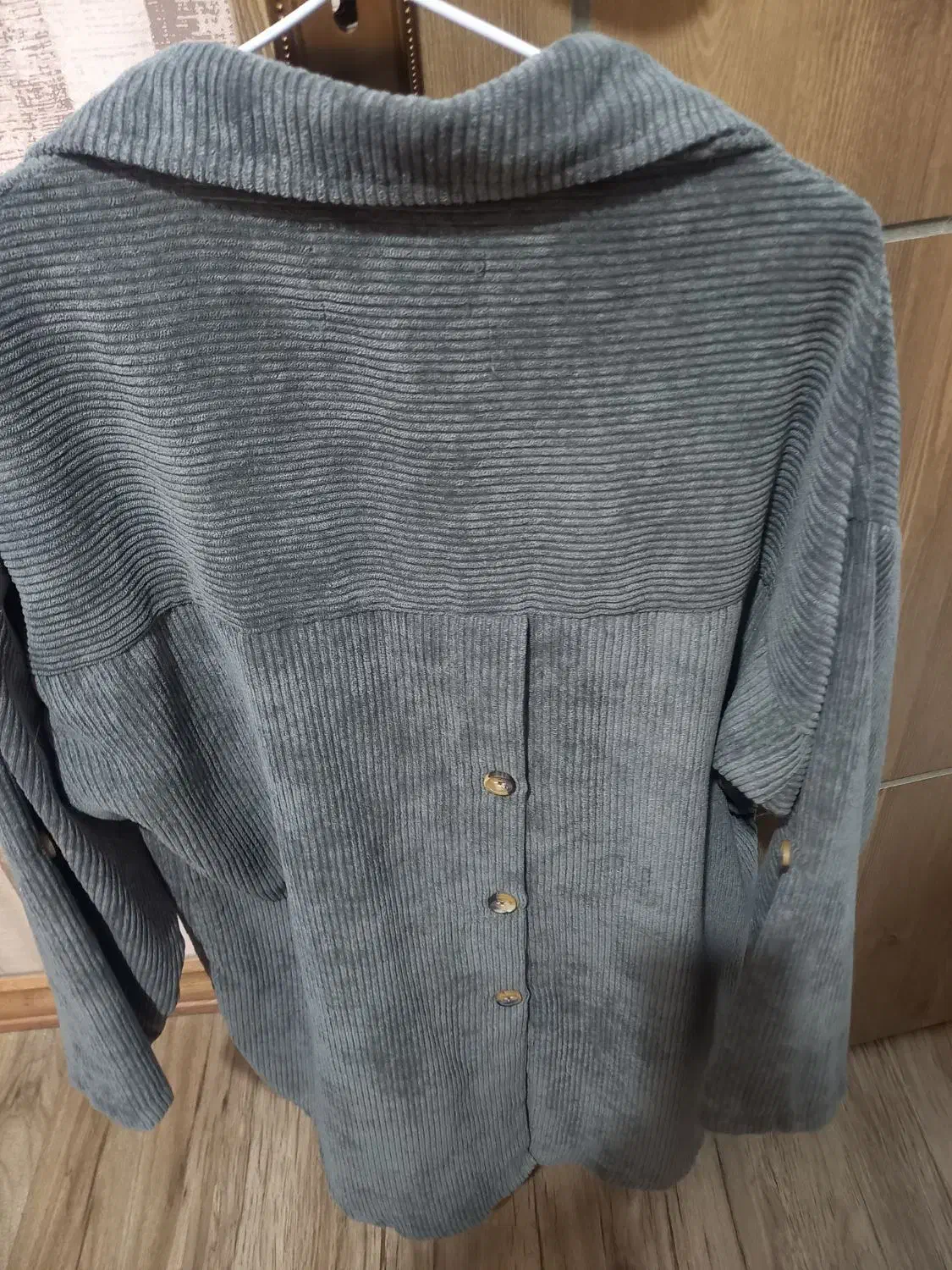 مانتو کبریتی|لباس|بندر انزلی, معلم|دیوار