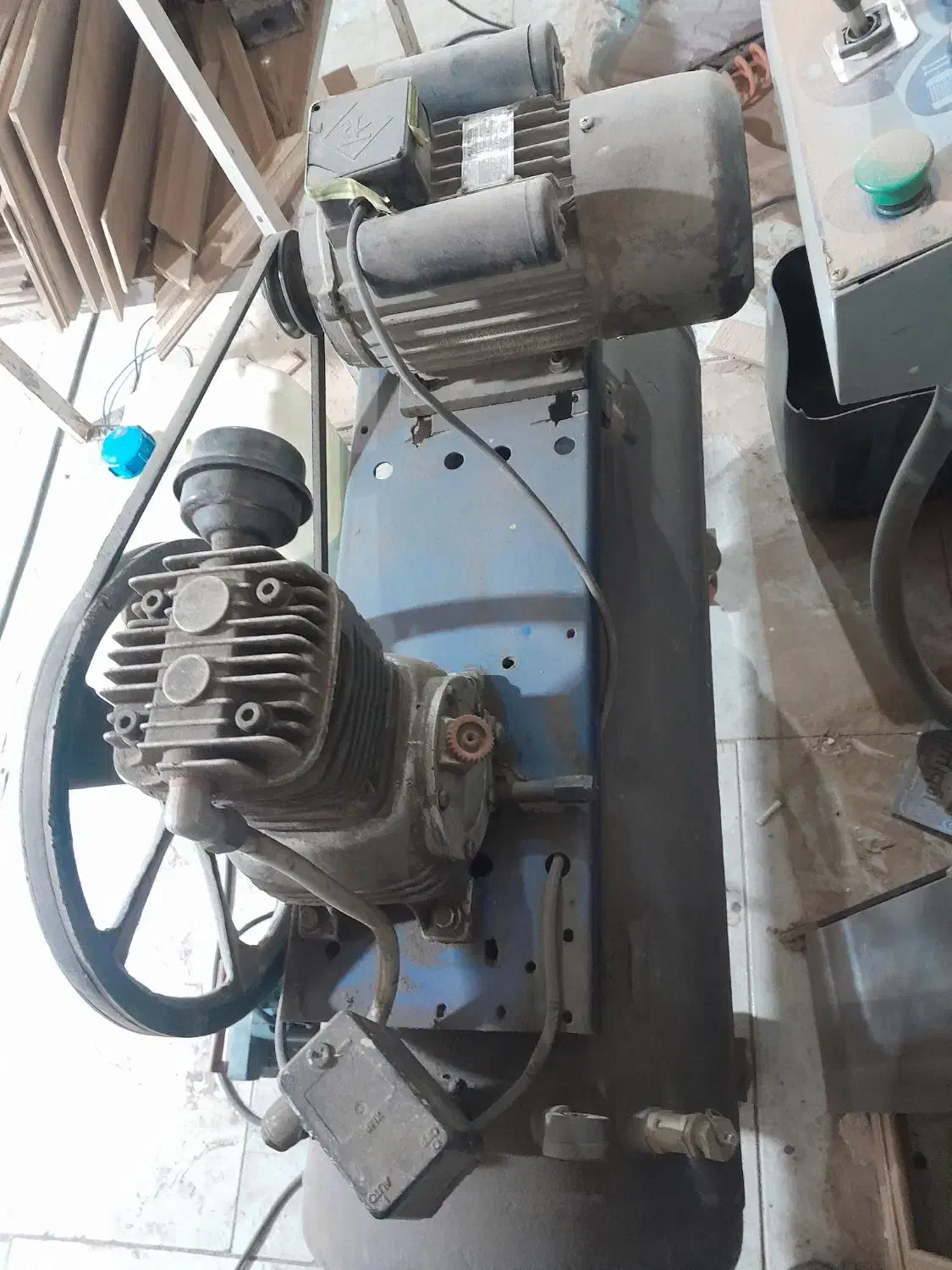 پمپ باد|ابزارآلات|صوفیان, |دیوار