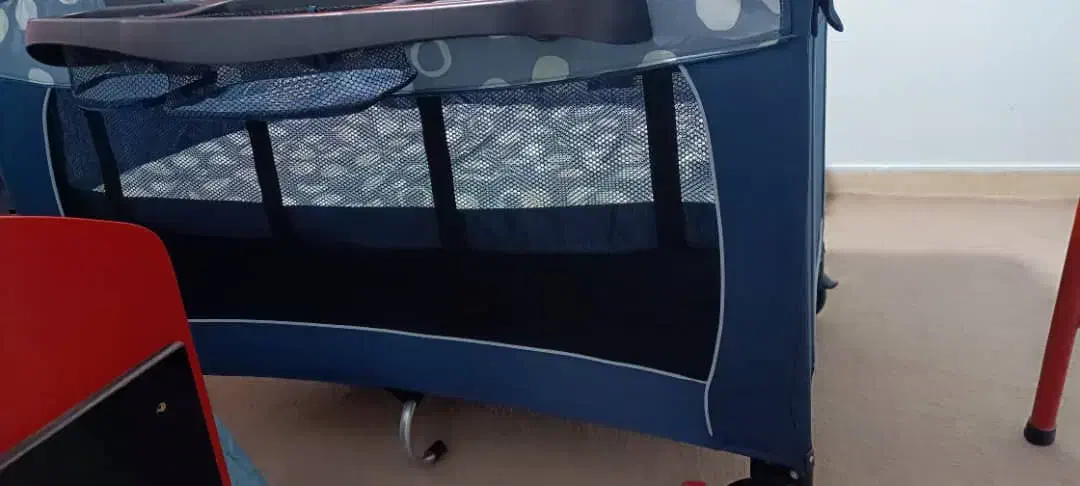 تخت پارک|تخت و صندلی بچه|دلیجان, |دیوار