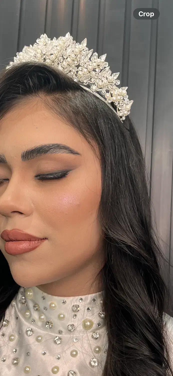 میکاپ و شنیون  عروس قیمت جشنواره|خدمات آرایشگری و زیبایی|قم, سالاریه|دیوار