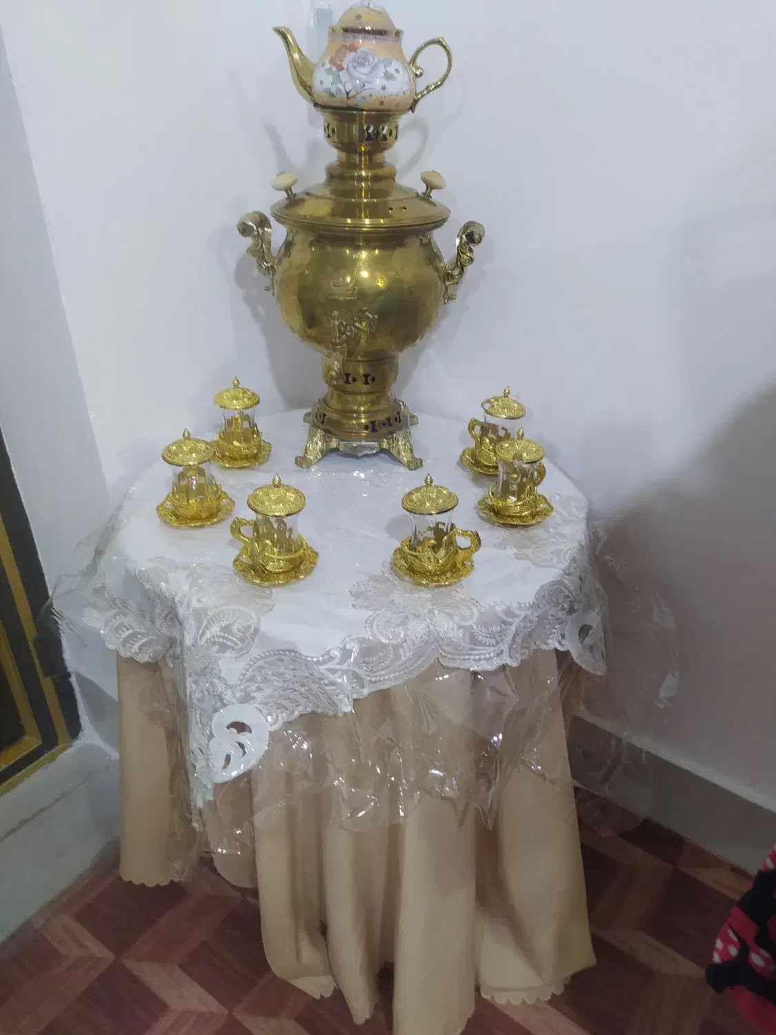 سماور زغالی شیش لیتری با سرویس کامل با میز تخته|سماور، چایساز، قهوهساز|مرند, |دیوار