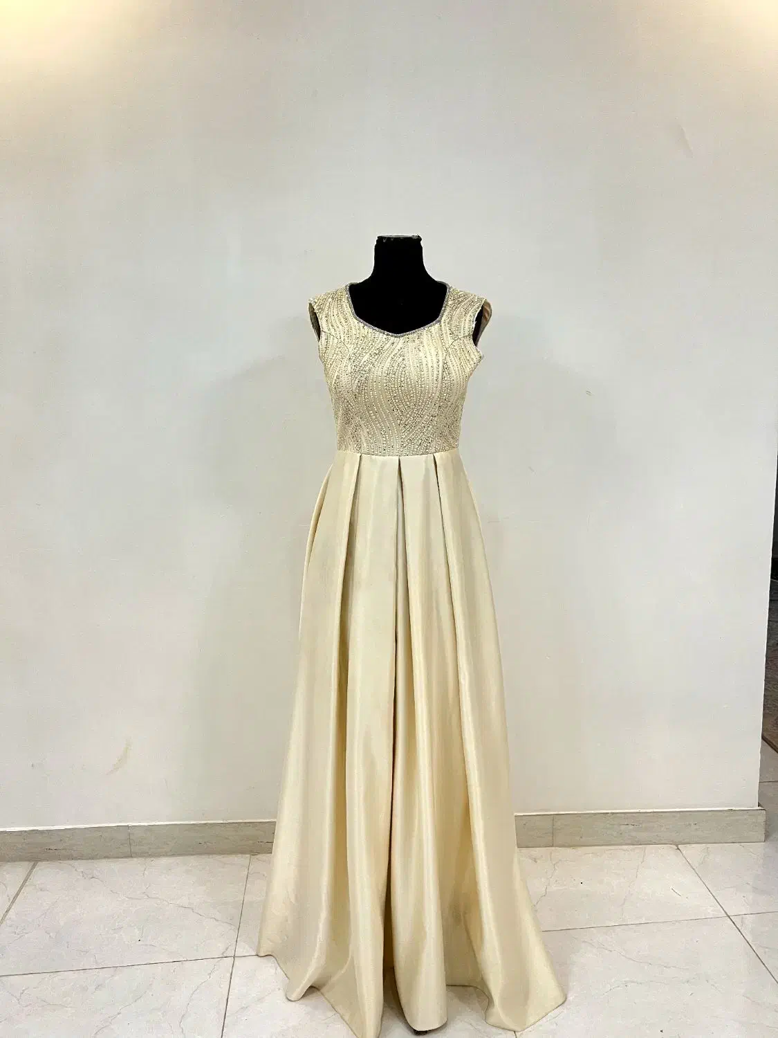 اجاره لباس مجلسی و فرمالیته|لباس|رشت, یخسازی|دیوار