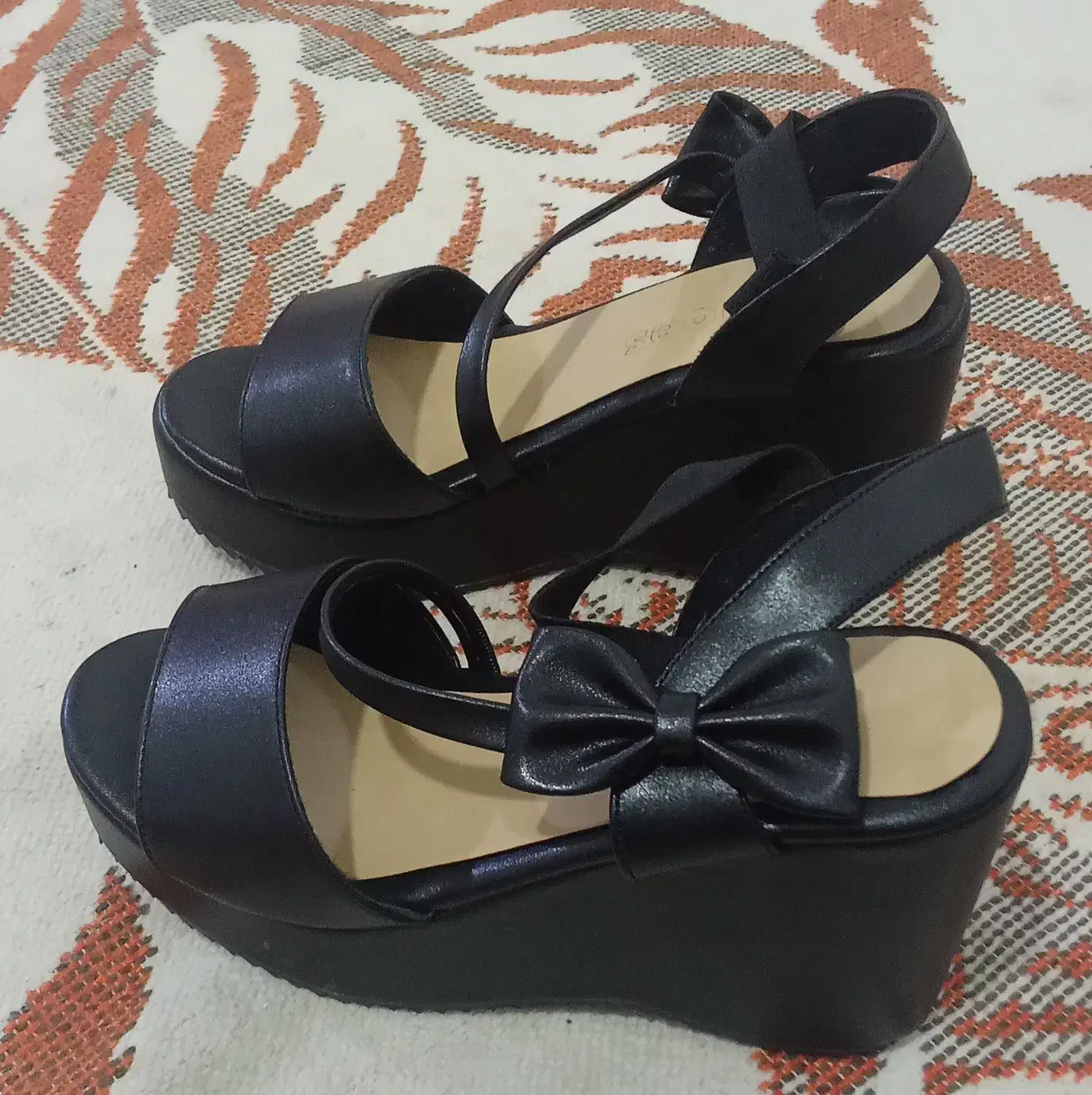 کفش تسمه ای پاشنه دار جنس خوب|کیف، کفش، کمربند|یاسوج, |دیوار