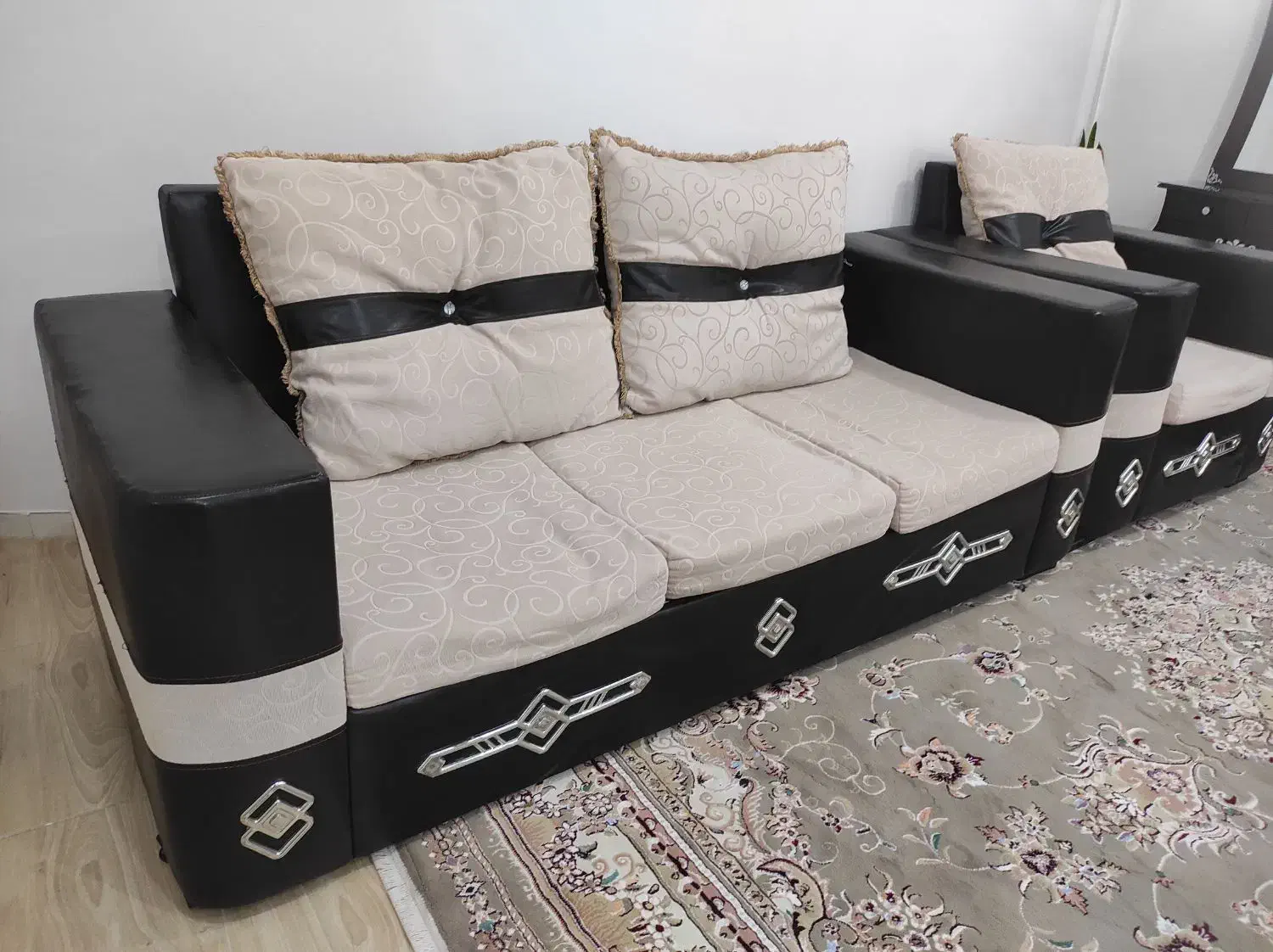 مبل راحتی 7 نفره همراه با جلو مبلی|مبلمان خانگی و میز عسلی|بوکان, |دیوار