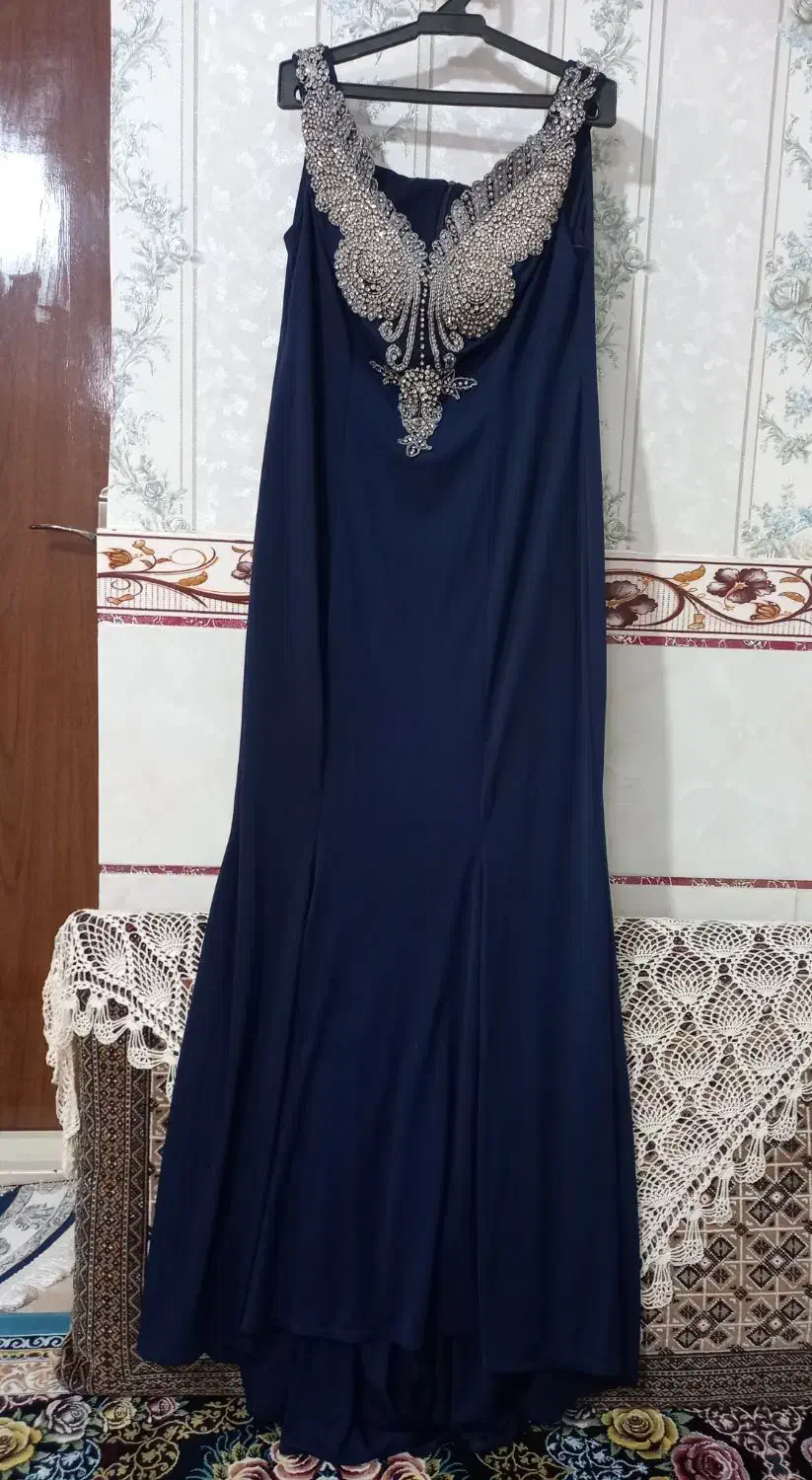 لباس مجلسی|لباس|آبیک, |دیوار