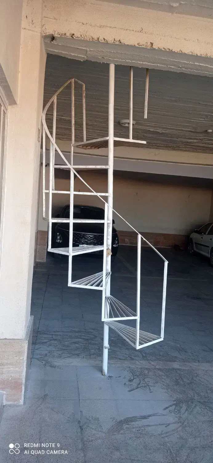 پله آهنی ، پیچ( سنگین )|مصالح و تجهیزات ساختمان|شیراز, ابیوردی|دیوار