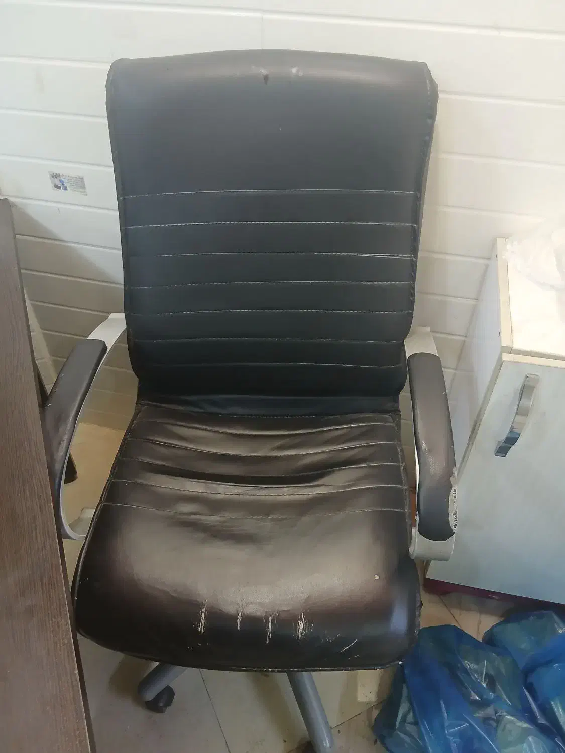 8عددصندلی یک عدد هم صندلی جک دار|دفتر کار|قرچک, زیبا شهر|دیوار