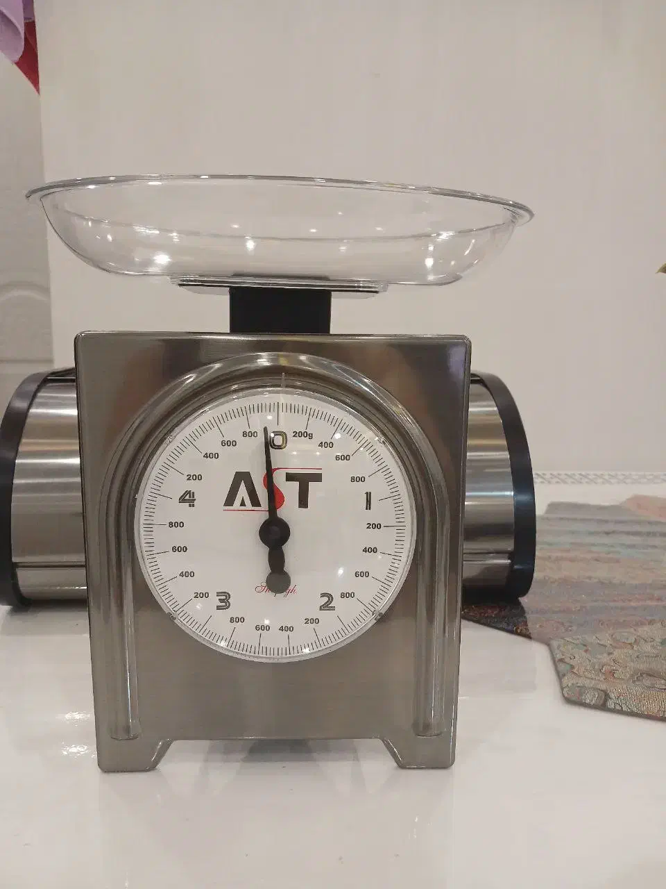 ست ترازو وجای نانی نو استفاده نشده|ظروف پخت‌وپز|رشت, پاستوریزه|دیوار