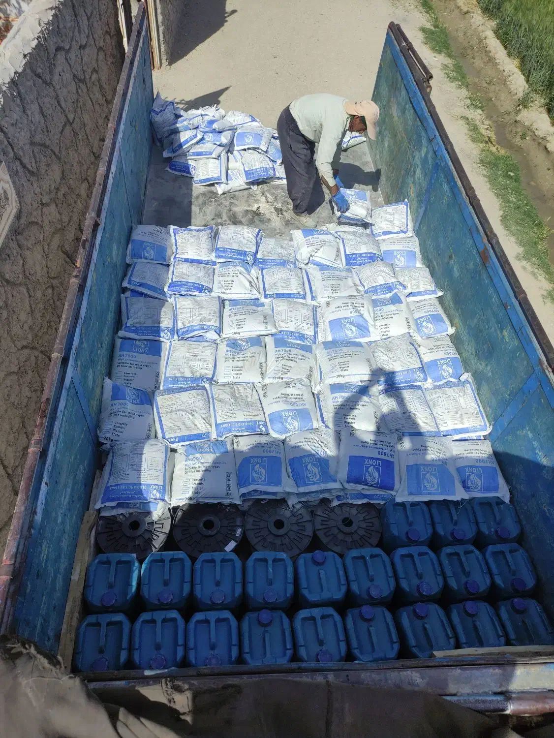 چسب کاشی الیاف دار طوسی ضمانت تا ابد|عمده‌فروشی|اصفهان, کشاورزی|دیوار