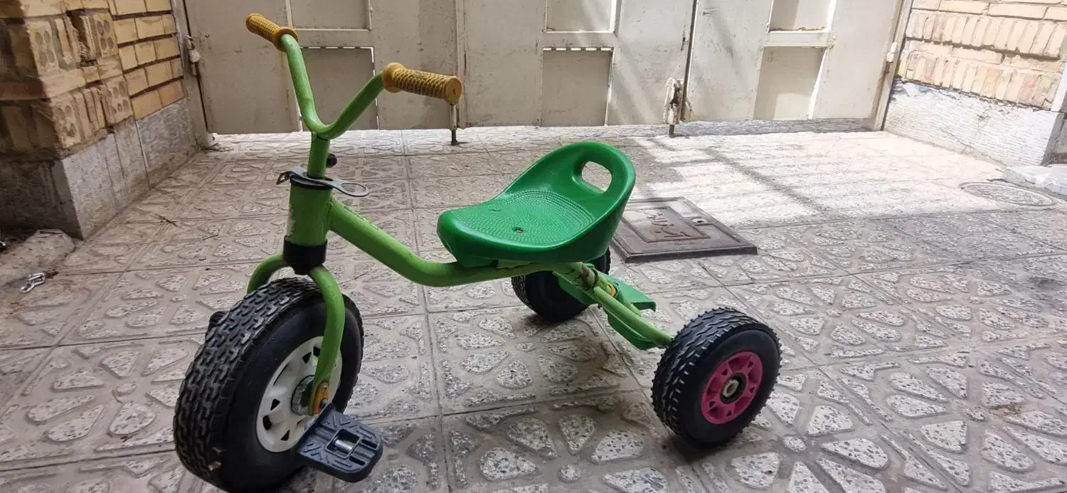 سه چرخه|دوچرخه، اسکیت، اسکوتر|فولادشهر, فولادشهر|دیوار