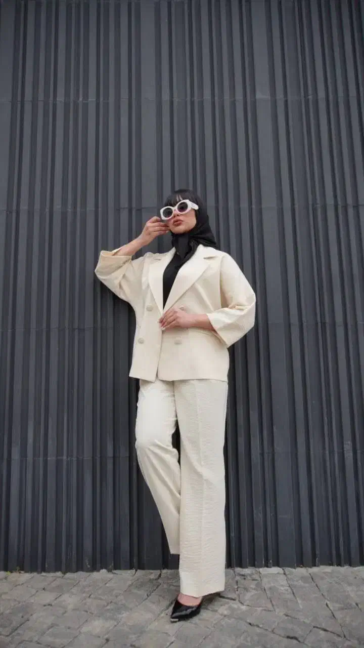 فروش ویژه انواع مانتو و شومیز به قیمت استثنایی|لباس|سنقر, |دیوار