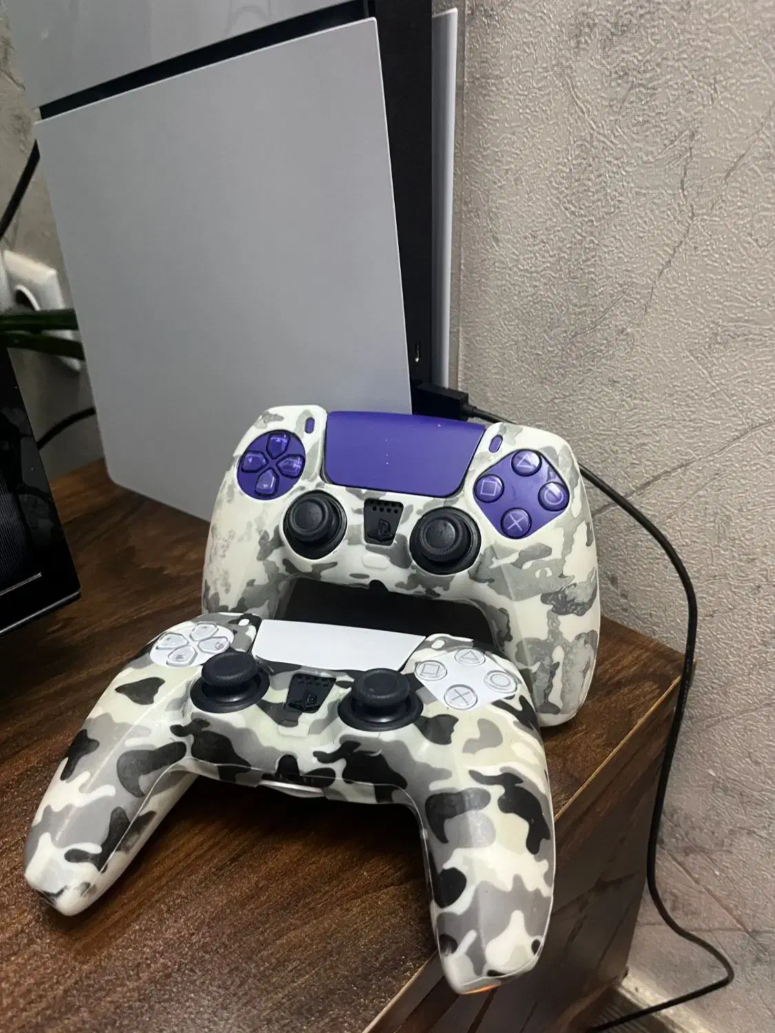 ps5|کنسول، بازی ویدئویی و آنلاین|برخوار, |دیوار