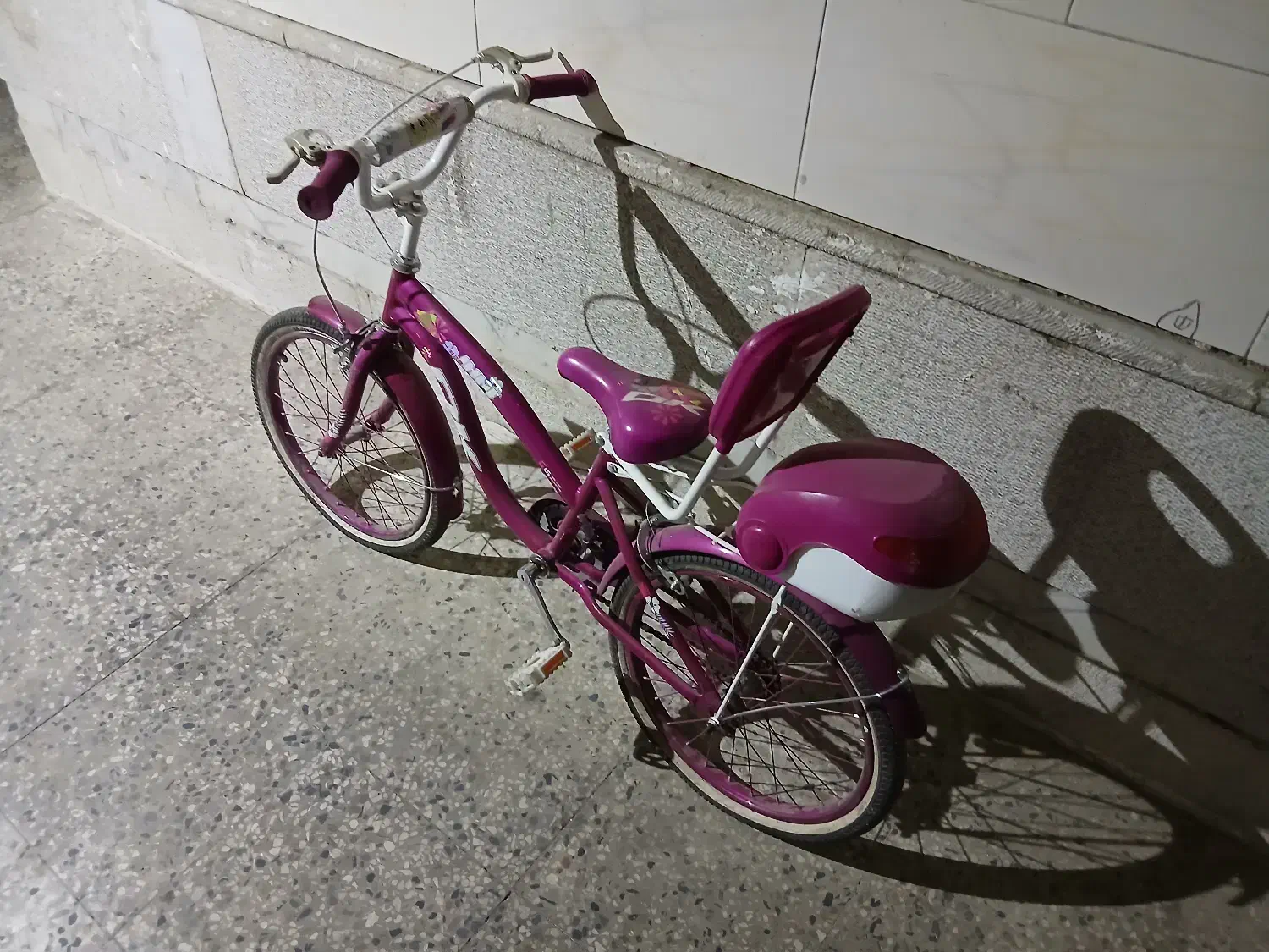 دوچرخه|دوچرخه، اسکیت، اسکوتر|صدرا-فارس, فاز ۱|دیوار