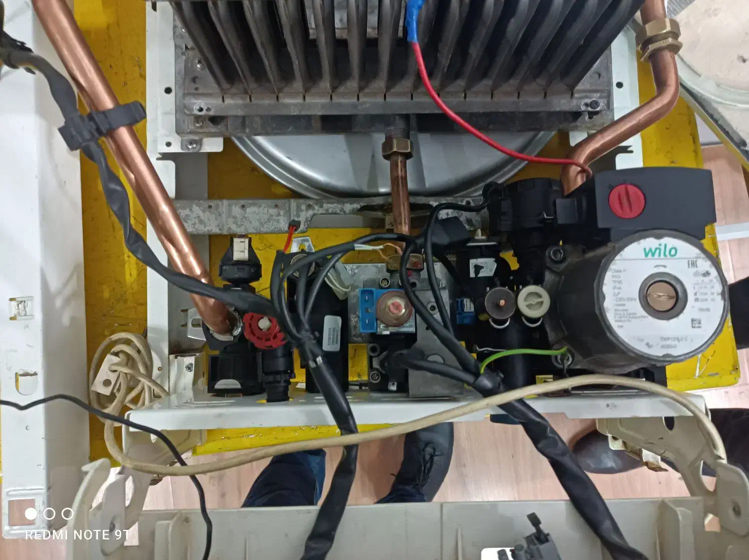 تعمیرات پکیج و کولری گازی واسپیلت و برقکار|خدمات پیشه و مهارت|پرند, فاز ۱|دیوار