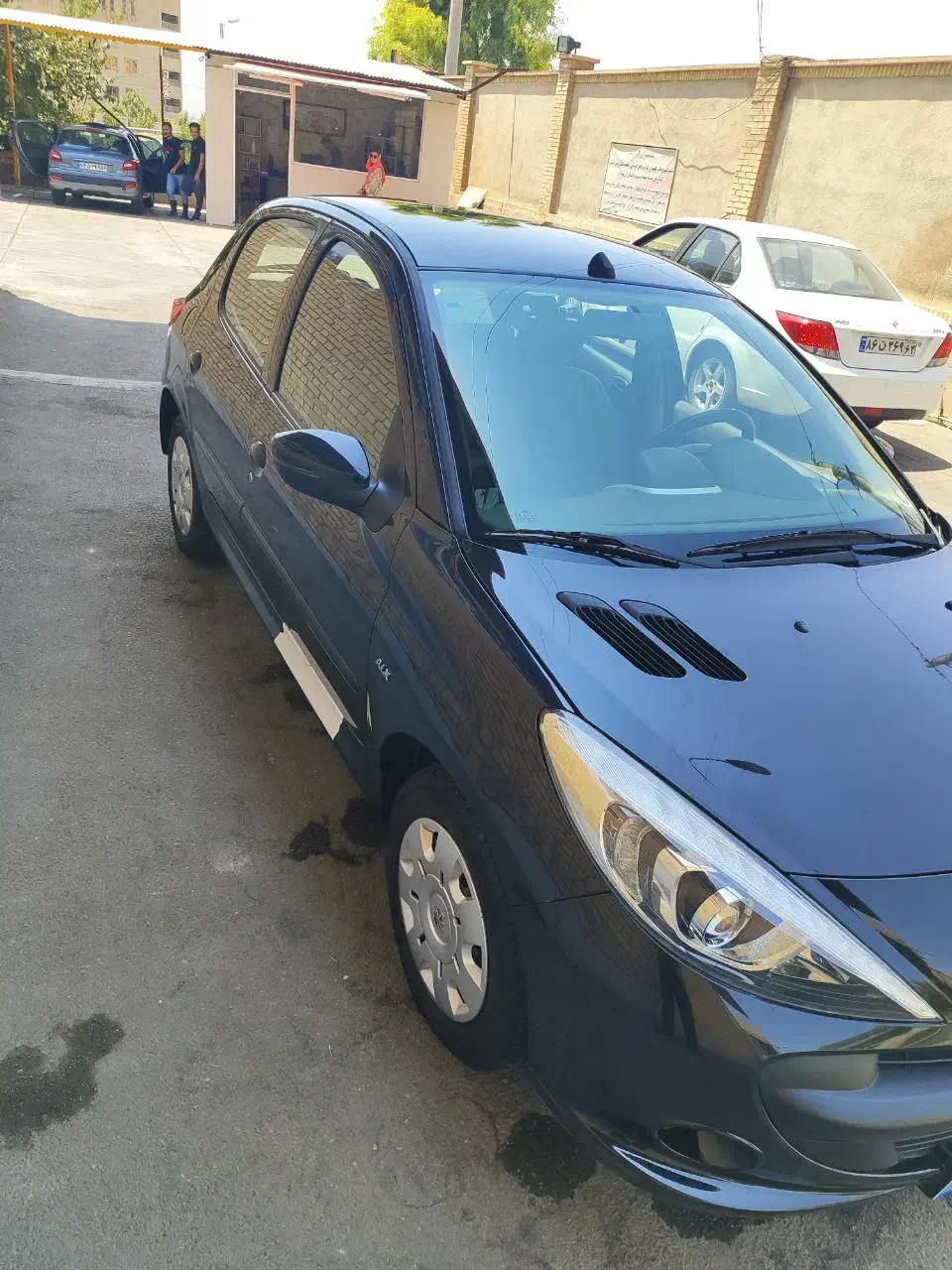 پژو ۲۰۷ اتوماتیک مدل ۹۸ مشکی|خودرو سواری و وانت|شیراز, ارم|دیوار