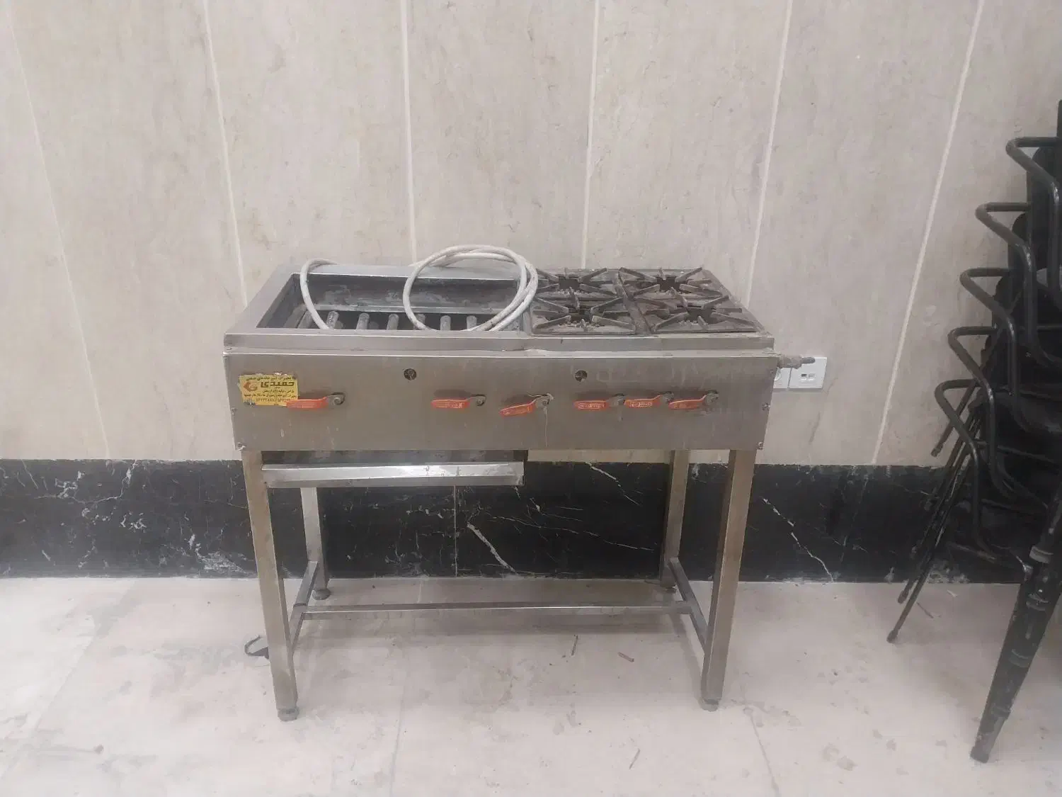 کباب پز با ۴ عدد شعله کم کار کرد|اجاق گاز و لوازم برقی پختوپز|فردیس, شهرک راه آهن|دیوار
