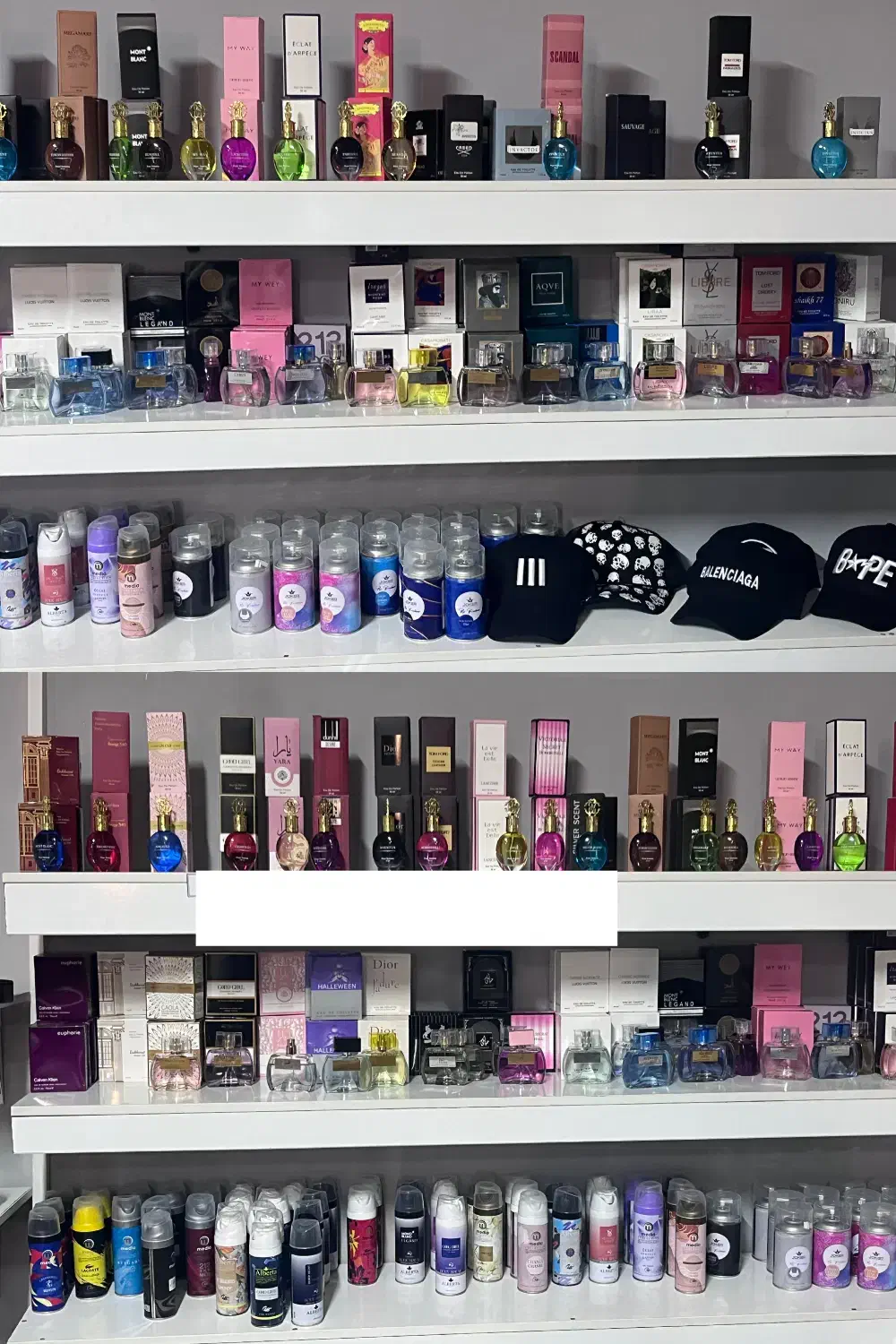 ادکلن های ۷۵ میل فقط ۴۰۰ تومن با ماندگاری دو روز|آرایشی، بهداشتی، درمانی|گرگان, |دیوار