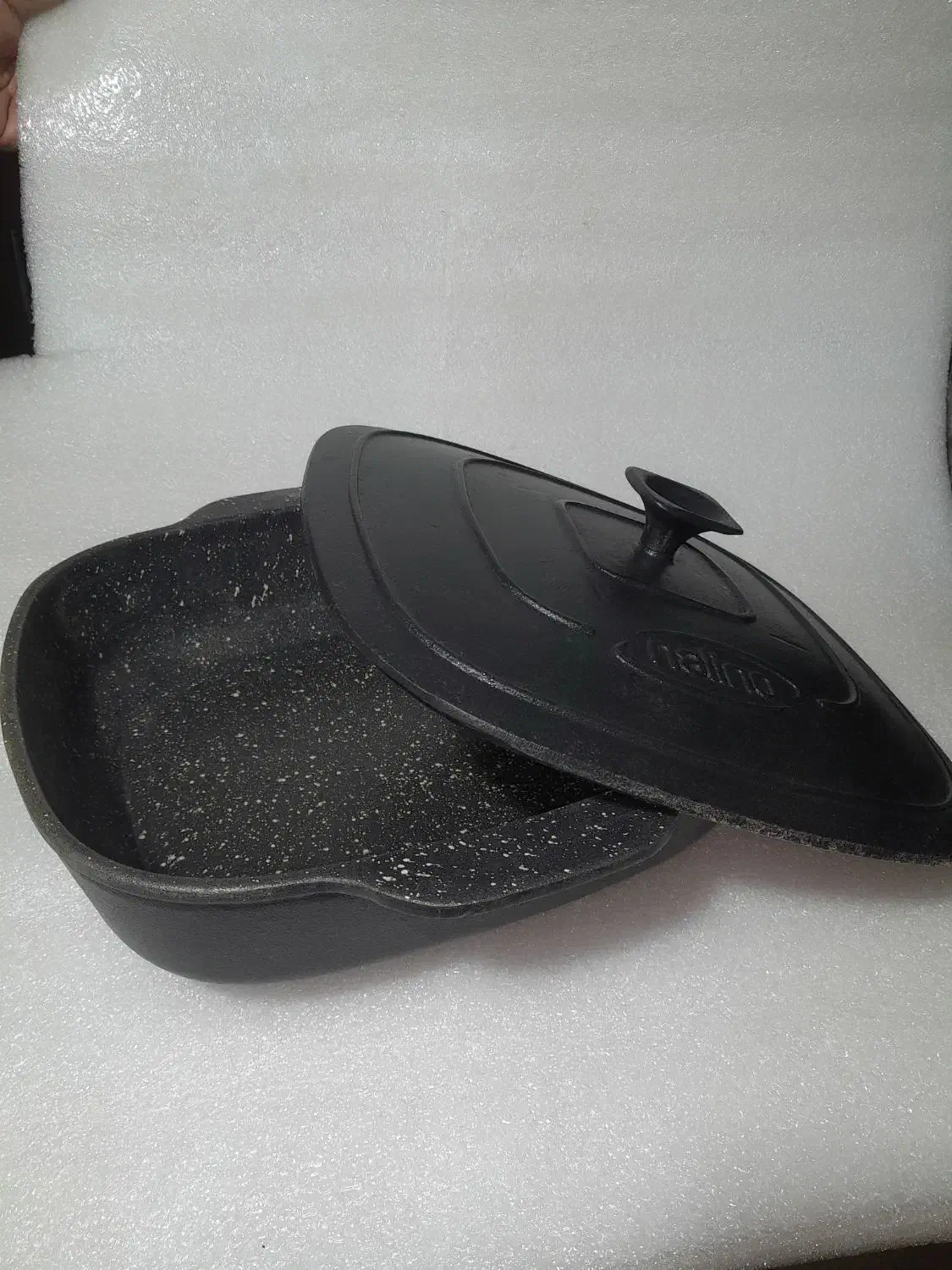 ماهیتابه چدن در حد|ظروف پخت‌وپز|گرگان, |دیوار