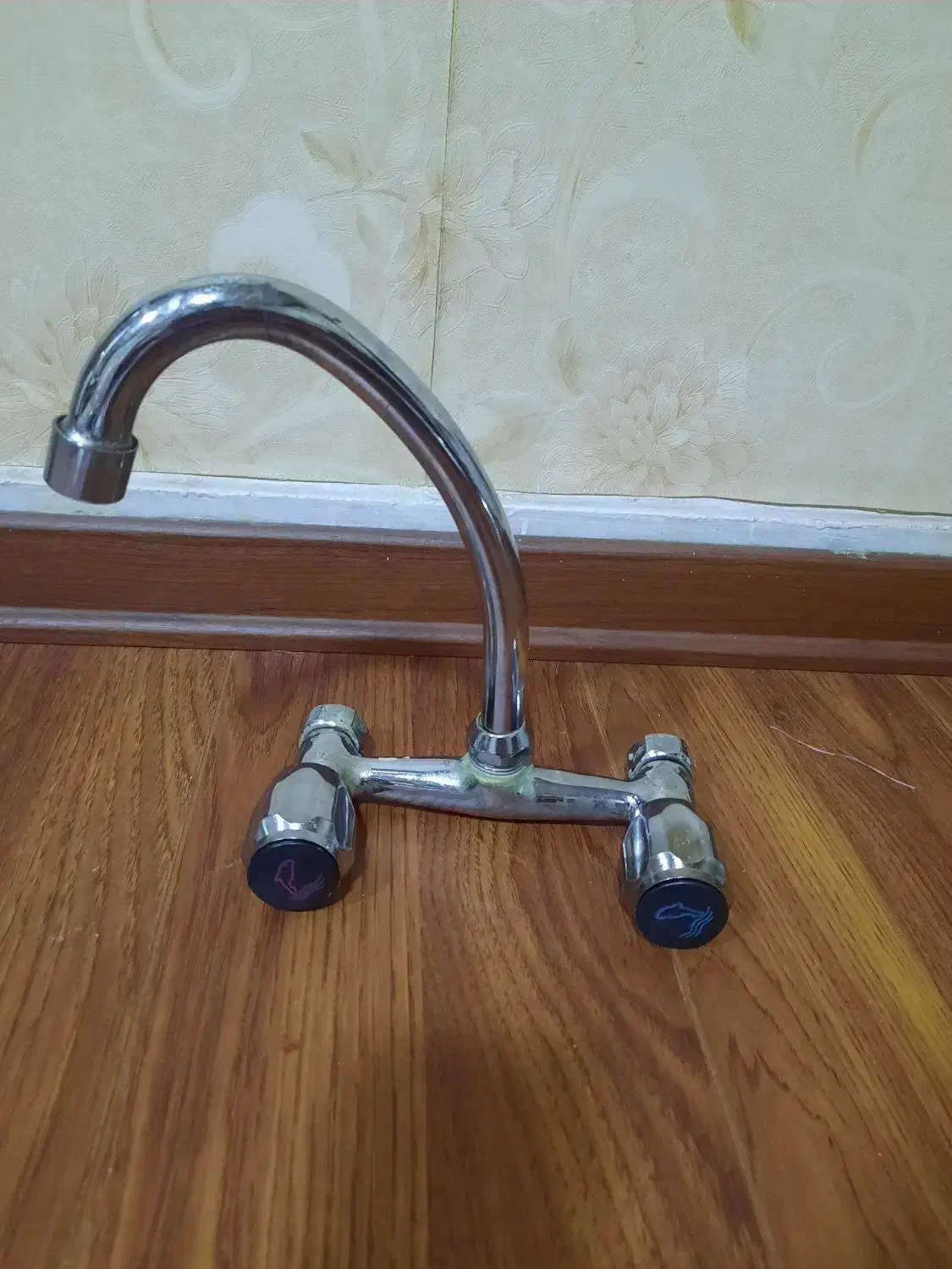 شیر|لوازم سرویس بهداشتی|بندر انزلی, تهران|دیوار