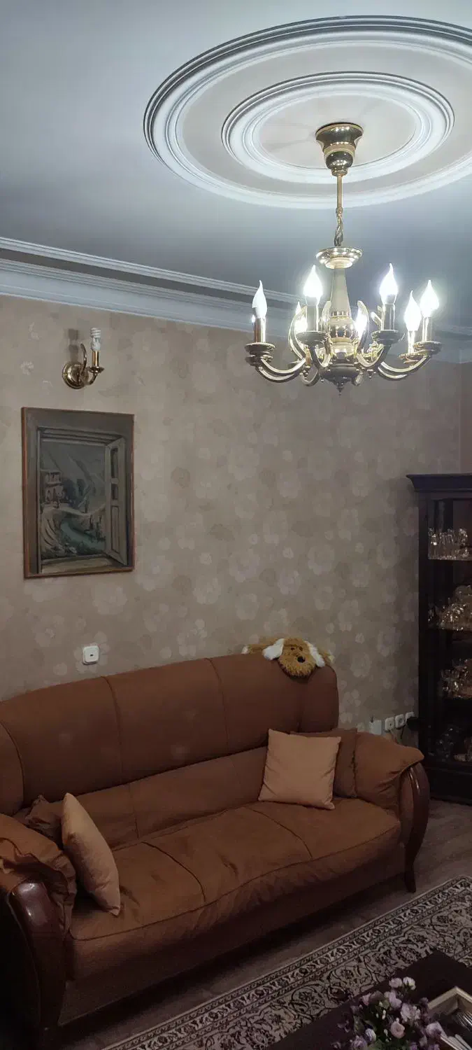 لوستر ۸ شاخه طلایی رنگ ثابت|لوستر و چراغ آویز|کرج, عظیمیه|دیوار