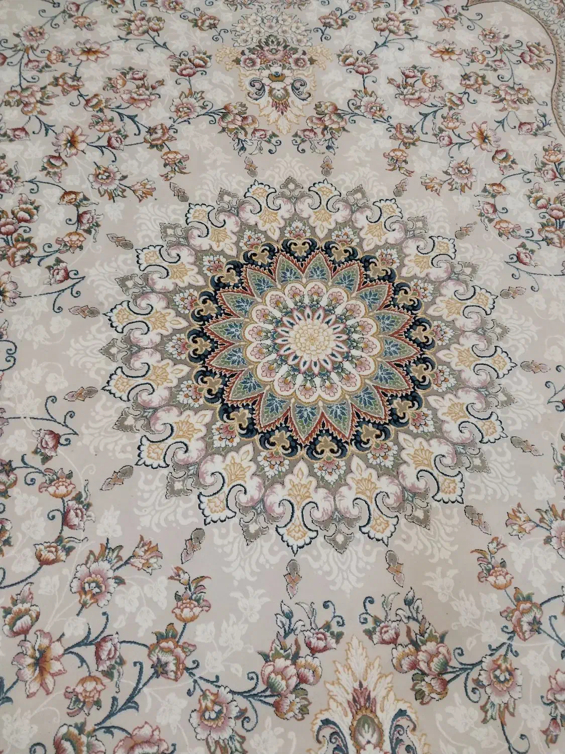 سه تخته فرش۹متری۷۰۰شانه تمام نخ درحدنو ۲۷۰۰تراکم|فرش|تهران, آسمان|دیوار