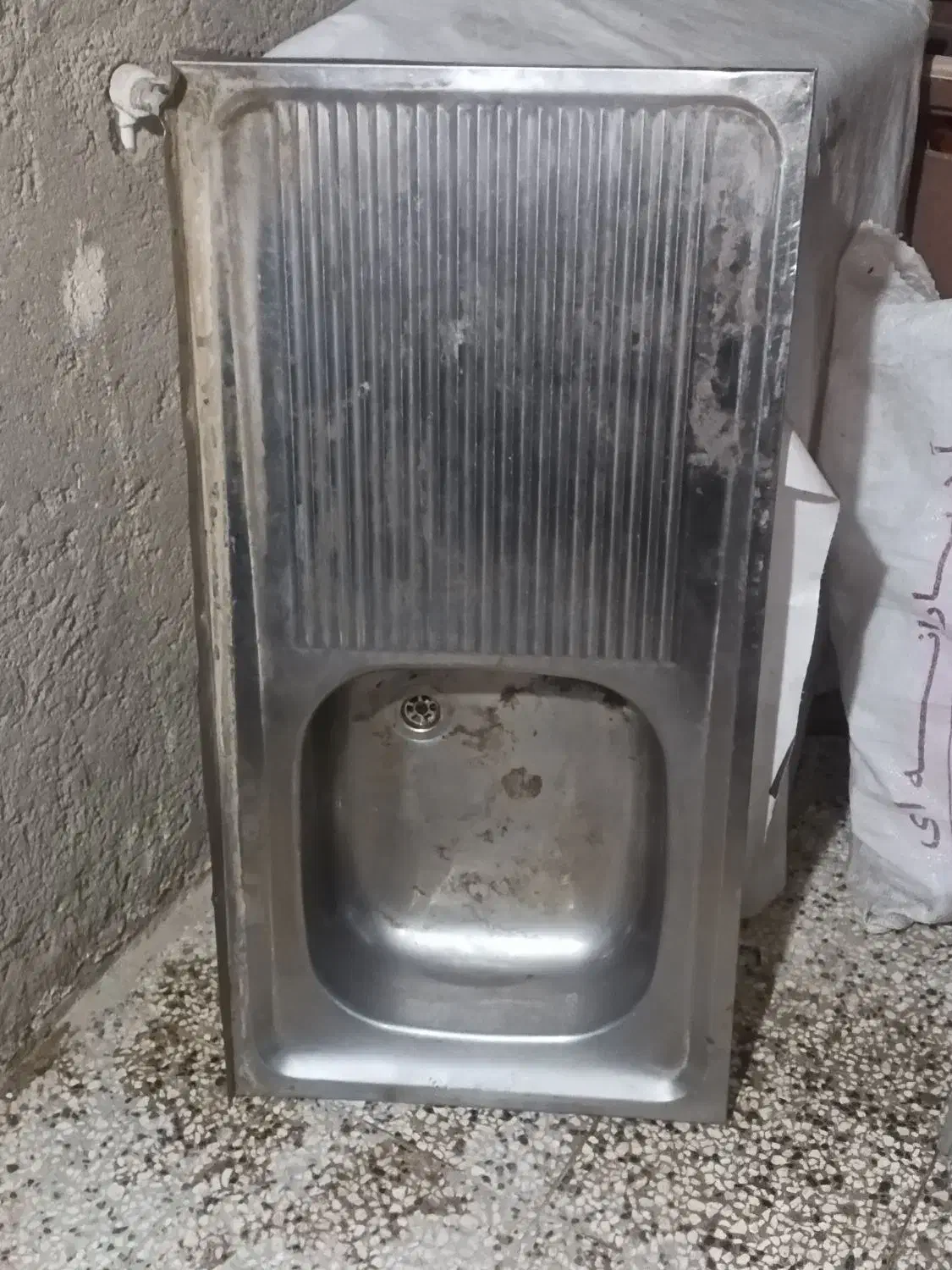 ظرفشویی نو|آب‌چکان و نظم‌دهنده ظروف|زاهدان, |دیوار