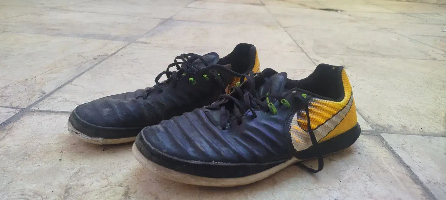 معاوضه کفش فوتسال 43|کیف، کفش، کمربند|اهواز, ناحیه صنعتی کارون|دیوار