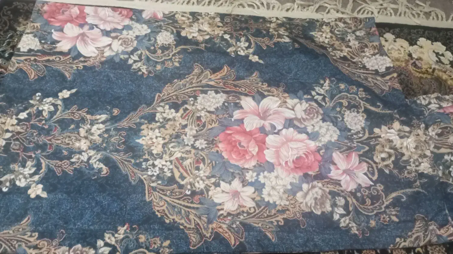 برگ بالشت صفر،|رختخواب، بالش، پتو|مهاباد (آذربایجان غربی), |دیوار