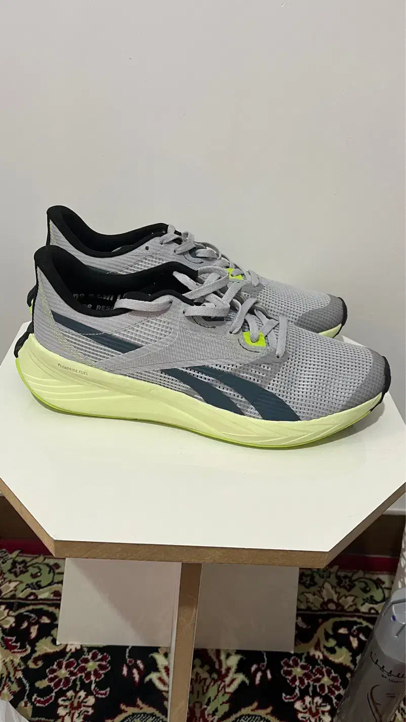 کتونی اورجینال شماره ۴۲ (۲۷ سانت)|کیف، کفش، کمربند|لاهیجان, کوی آزادگان|دیوار